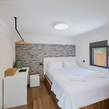 Casa Napais Earth Retreat *