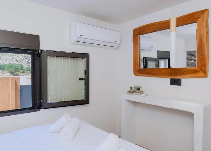 Villa Casa Napais Earth Retreat