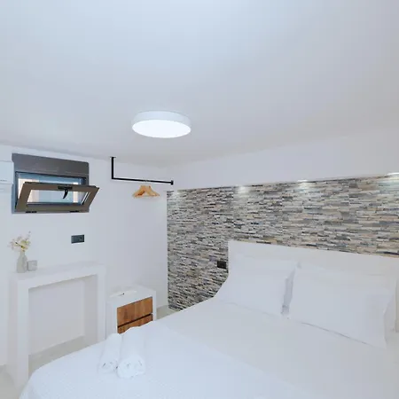 Βίλα Casa Napais Earth Retreat *